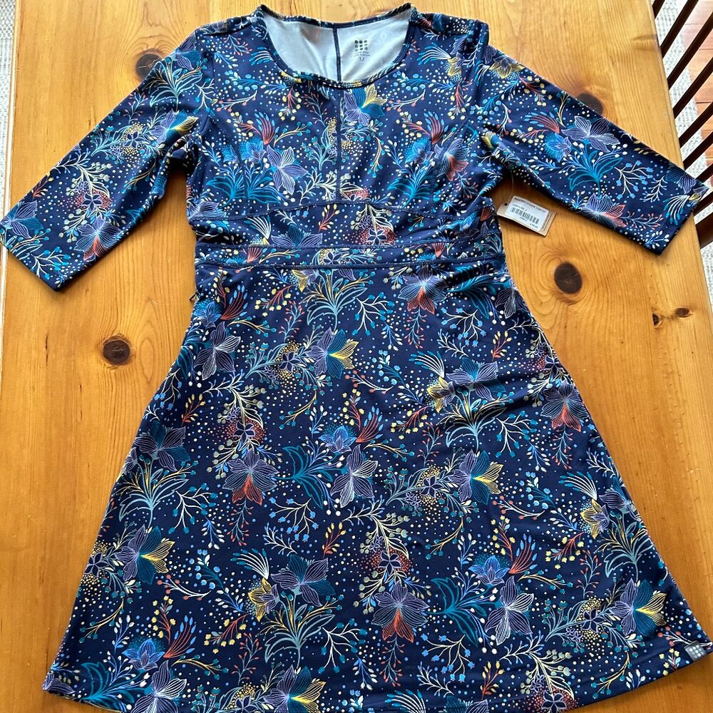 Title Nine Dream Dress, 3/4 sleeve, Flora Fest, Medium